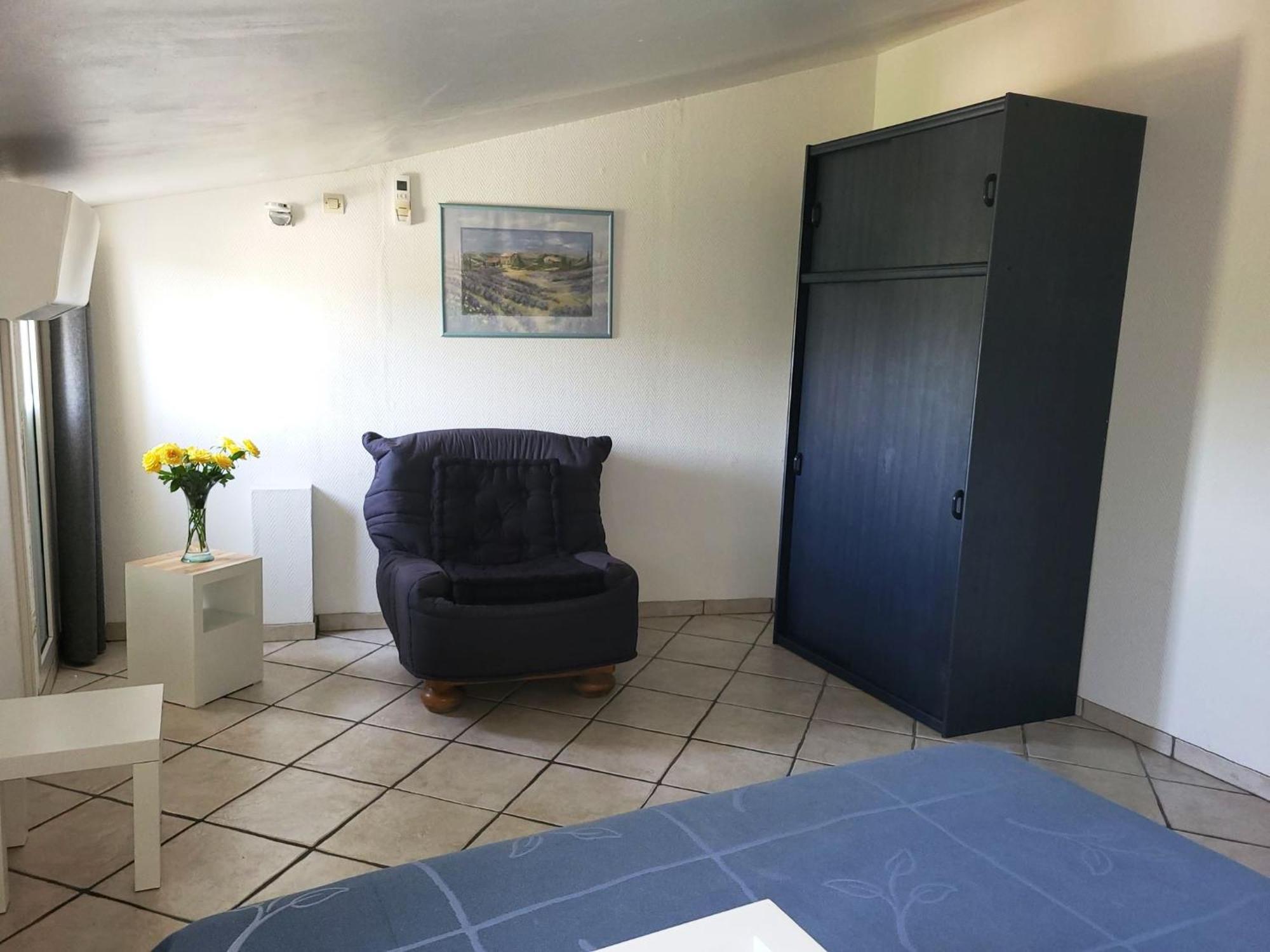 15Mn De Cannes, Villa La Soleiade , 3Gites 2-4 Pers Type T2, Climatises, Piscine, Au Lac De Saint-Cassien Var مونتارو المظهر الخارجي الصورة