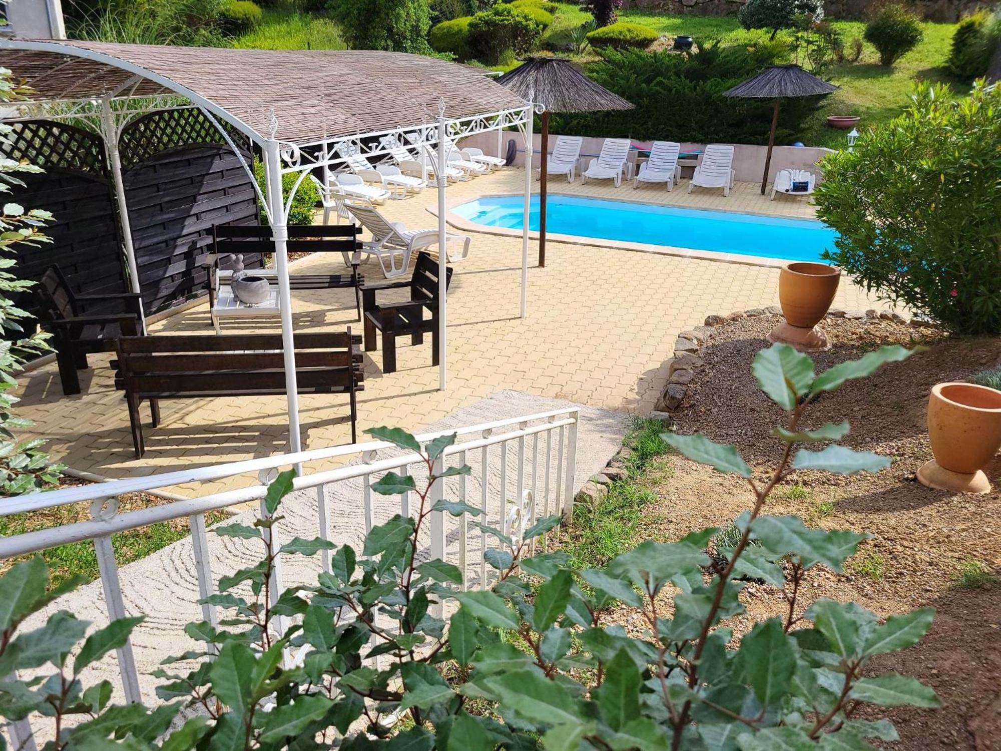 15Mn De Cannes, Villa La Soleiade , 3Gites 2-4 Pers Type T2, Climatises, Piscine, Au Lac De Saint-Cassien Var مونتارو المظهر الخارجي الصورة