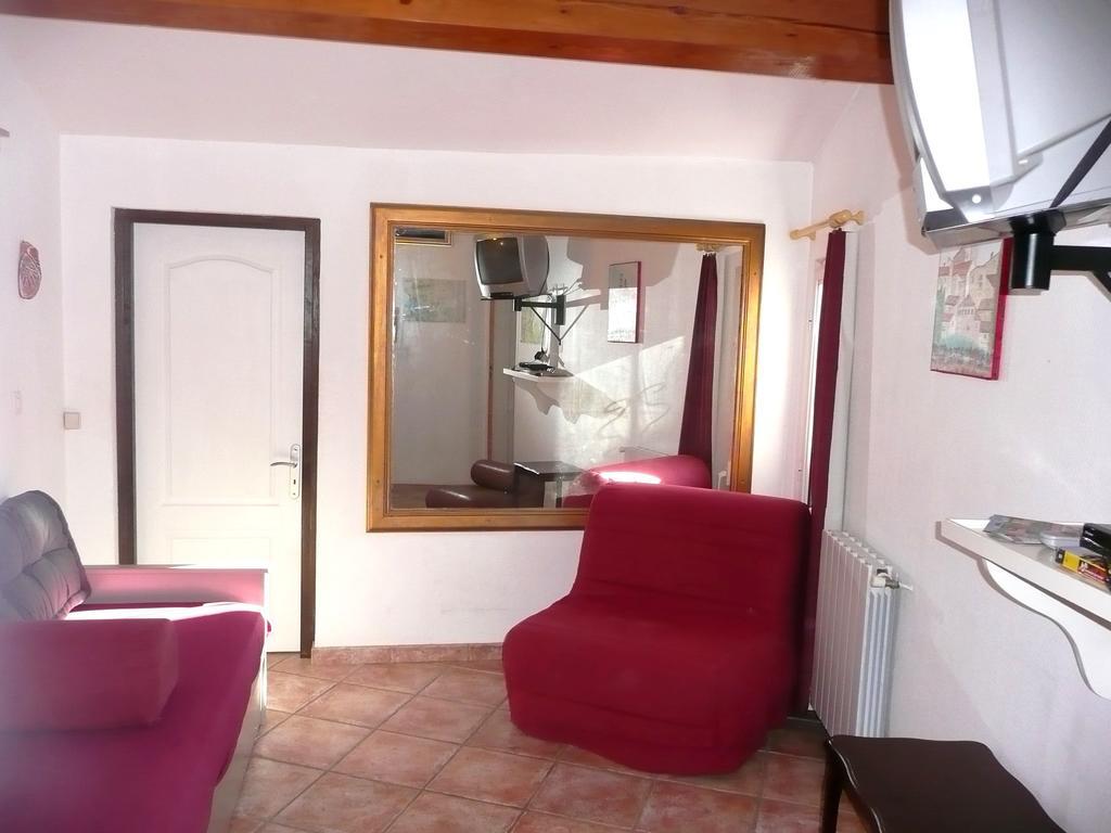15Mn De Cannes, Villa La Soleiade , 3Gites 2-4 Pers Type T2, Climatises, Piscine, Au Lac De Saint-Cassien Var مونتارو المظهر الخارجي الصورة