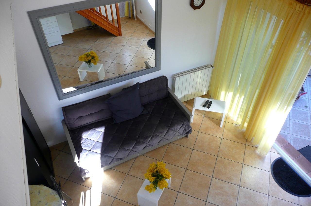 15Mn De Cannes, Villa La Soleiade , 3Gites 2-4 Pers Type T2, Climatises, Piscine, Au Lac De Saint-Cassien Var مونتارو المظهر الخارجي الصورة