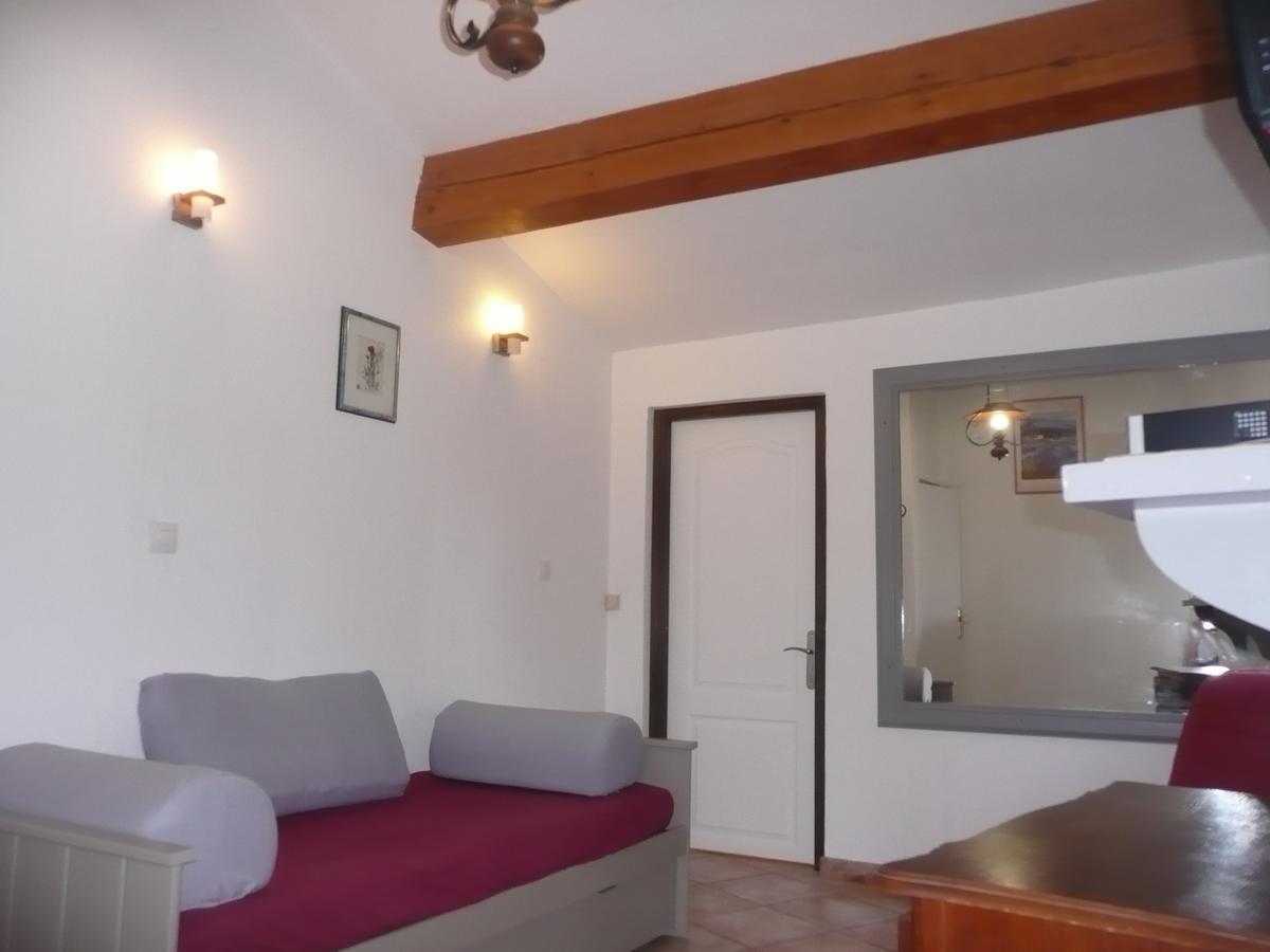 15Mn De Cannes, Villa La Soleiade , 3Gites 2-4 Pers Type T2, Climatises, Piscine, Au Lac De Saint-Cassien Var مونتارو المظهر الخارجي الصورة